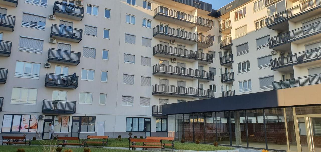 Restoran&Motel And Apartmants Lovacka Prica Tesanj Exterior photo